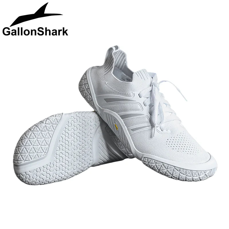 Athletic fit gym shoes